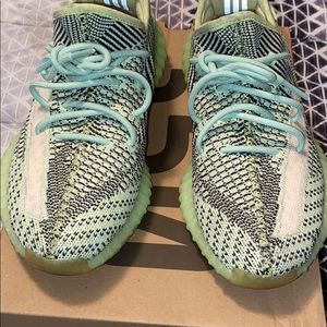 Yeezy size 9